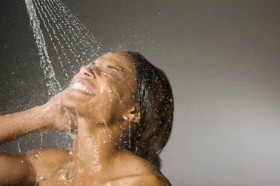 Cuántas veces hay que bañarse a la semana para cuidar la salud, según la ciencia