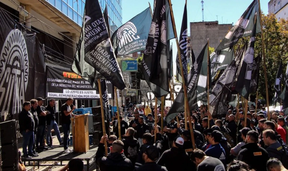 Sindicato Único de Trabajadores del Neumático Argentino.