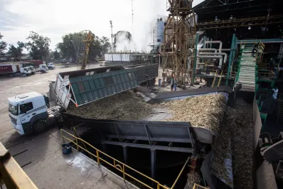El ingenio Leales realiza la misa de bendición de frutos, con vistas a una mayor producción