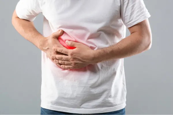 ¿Cómo es el dolor del cáncer de hígado? Las señales de alerta que no debes ignorar