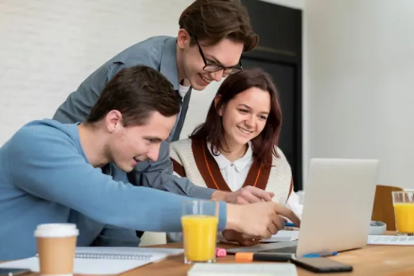 Cinco aplicaciones que usan los jóvenes para buscar trabajo en Argentina