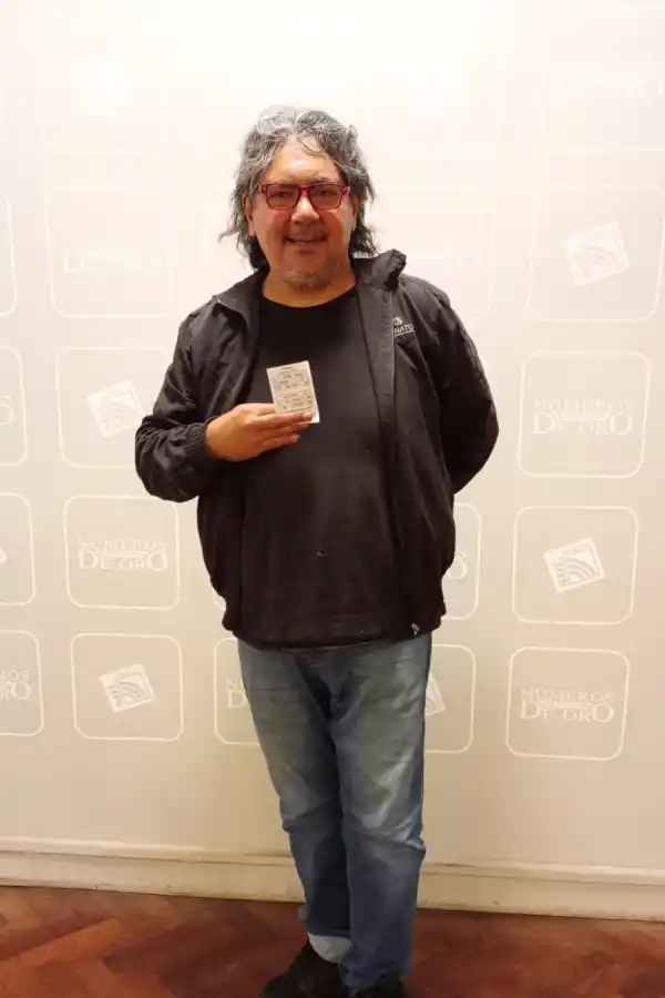 ALEGRÍA PLENA. Diego Ramón Castro, uno de los ganadores del pozo.