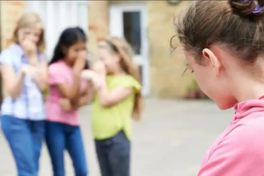 Cuáles son los síntomas que hacen deducir que existe acoso escolar