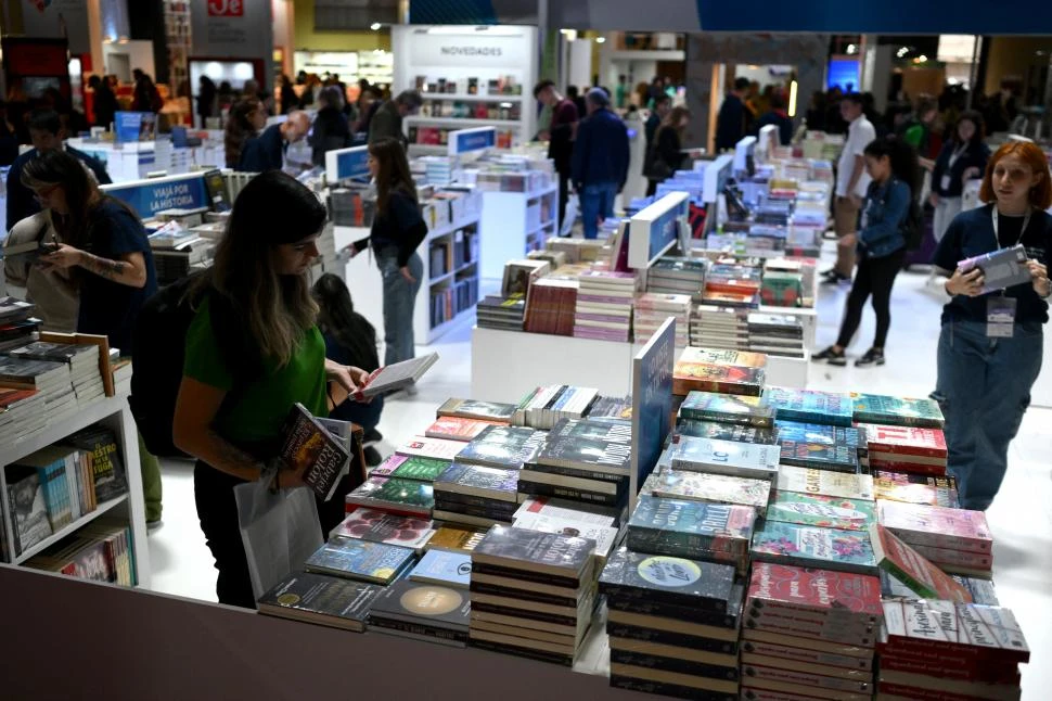 GRAN CONCURRENCIA. Alrededor de un millón de personas pasan por la Feria Internacional del Libro cada año. AFP