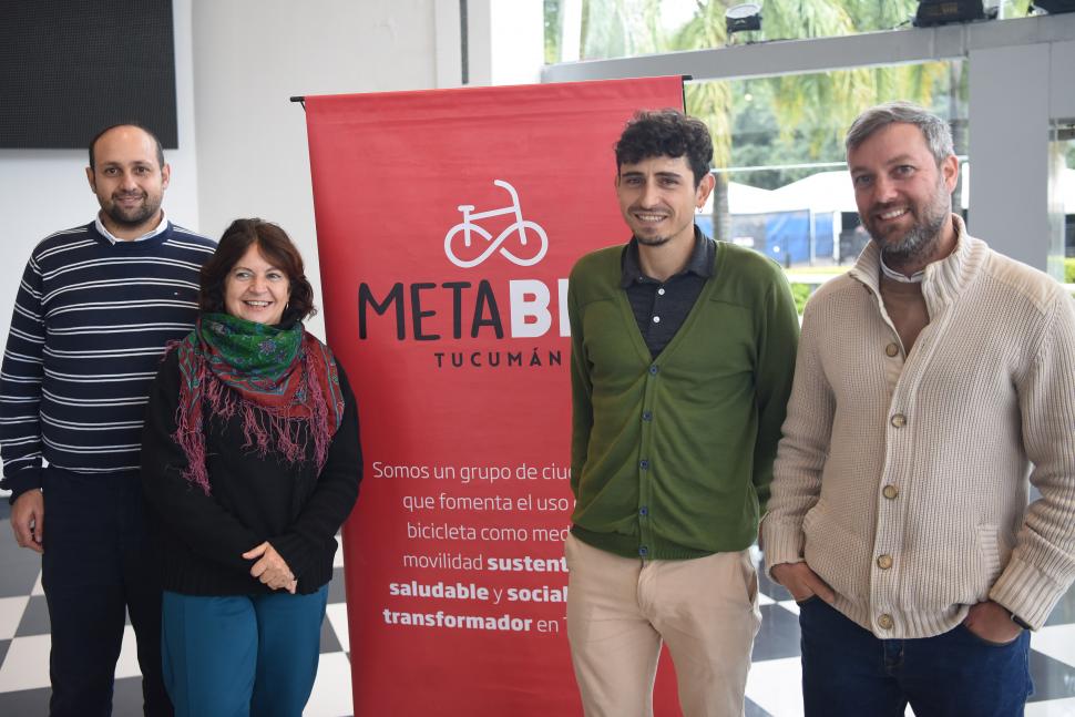 EQUIPO. Teplitzky, Jalil, Galindo y Córdoba presidieron el evento de presentación de la vía.