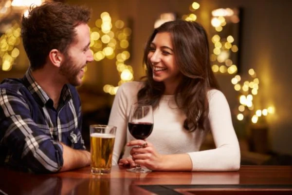 ¿Cuánto sale tener una cita romántica para una pareja joven?