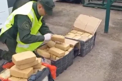 Detienen a dos hombres que transportaban más de 108 kilos de marihuana