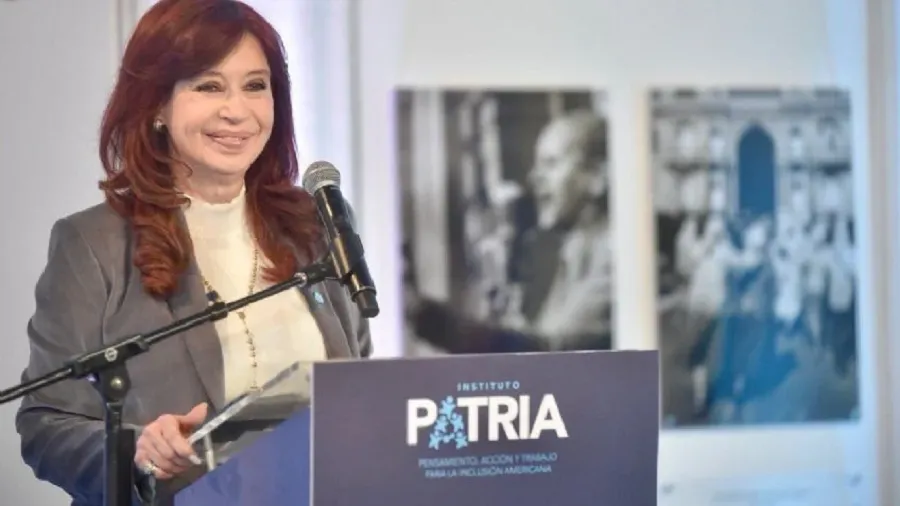 Cristina Kirchner mencionó la deuda con Cammesa y criticó al gobierno: “Lo del superávit era un verso”