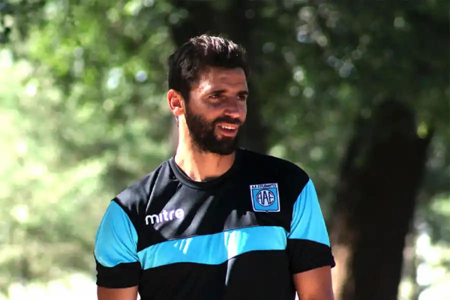 NUEVO ROL. El ex futbolista de Estudiantes de Río Cuarto Lautaro Formica será el nuevo ayudante de campo de Diego Flores.