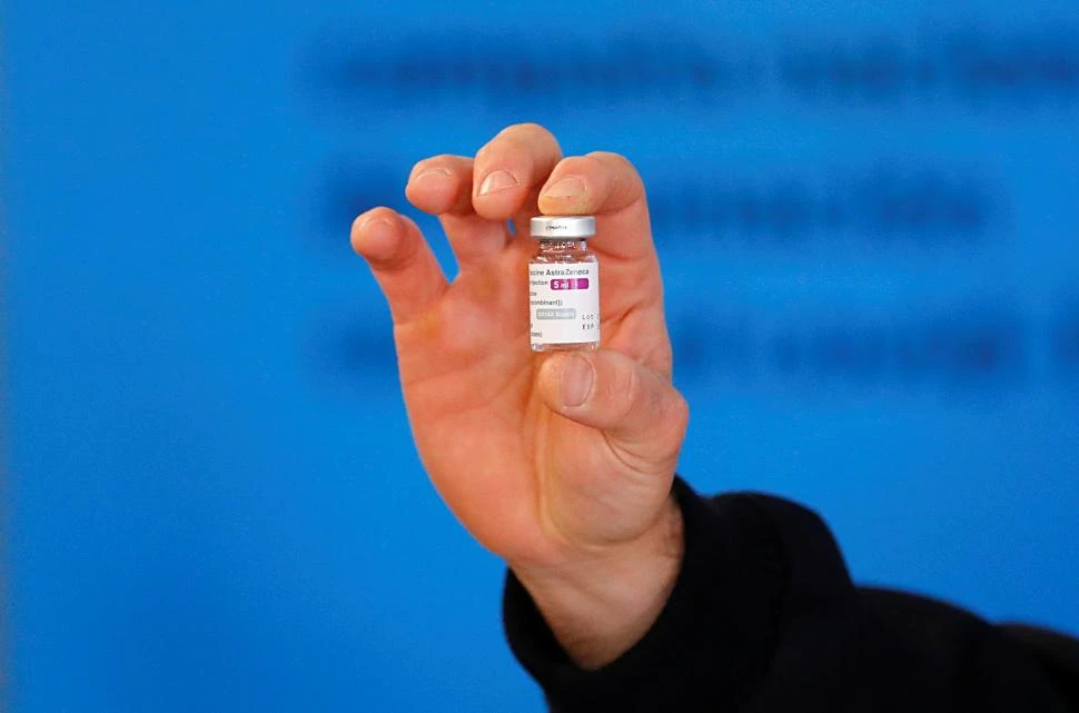 LABORATORIO. Se distribuyeron más de 3.000 millones de dosis de Vaxservria sólo en el primer año de uso.