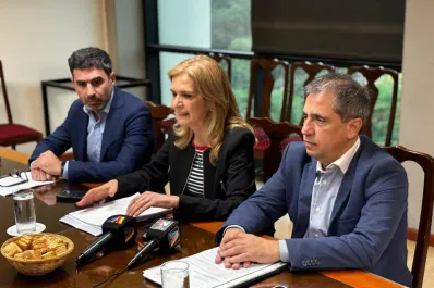 Legisladores radicales proponen crear corredores escolares seguros