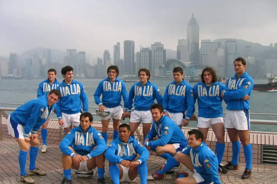 CIRCUITO. López González con el seleccionado italiano de seven en Hong Kong.