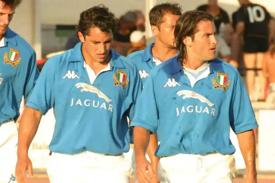 EN LA AZURRA. López González (izquierda), durante su paso por el seleccionado italiano de seven.