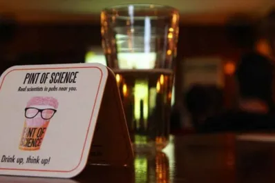 Dame una “pinta” y mucha ciencia: llega a Tucumán Pint of Science, el evento de divulgación científica más grande del mundo