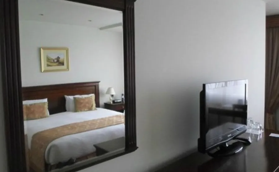 Por qué no deberías dormir frente a un espejo con tu pareja, según el Feng Shui