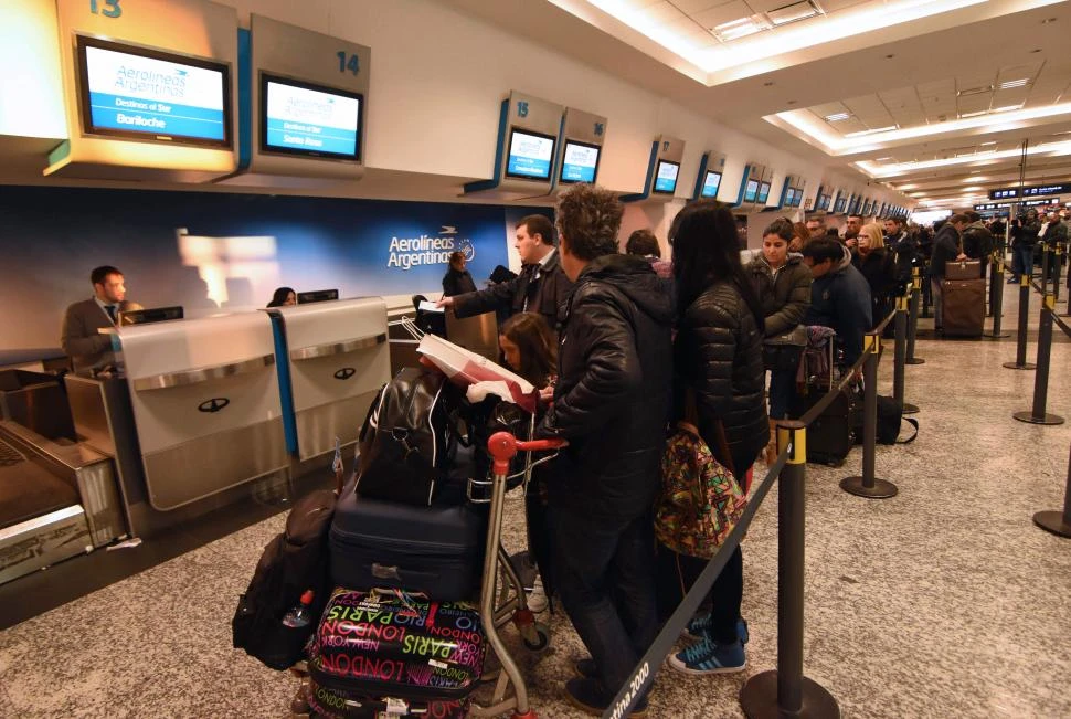 Más de 70.000 pasajeros afectados por el paro en los vuelos