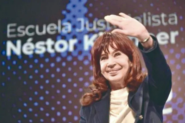 Cristina Kirchner volvió a cuestionar la Ley Bases en la víspera de su tratamiento en el Senado
