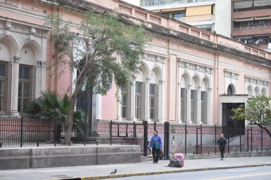 ¿Qué opinan los tucumanos que no pararon?