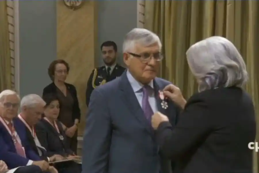 El médico tucumano David Rush recibió la Orden de Canadá
