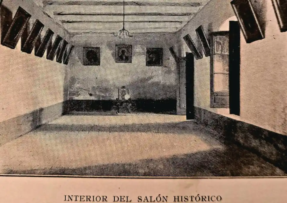 EL INTERIOR. Despojado y sin muebles, una imagen a principios del siglo XX.