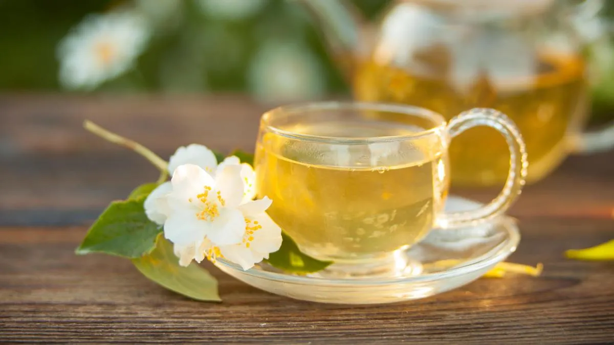 El “néctar de la juventud eterna”: cuáles son los beneficios de tomar té blanco y cómo prepararlo