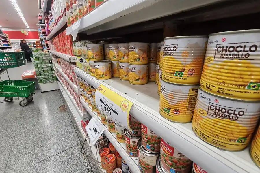 INFLACIÓN. La iniciativa del Gobierno busca que las empresas argentinas bajen los precios de los alimentos.