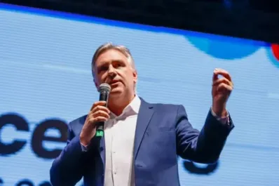 Llaryora afirmó que condicionar el Pacto de Mayo a la Ley Bases no tiene sentido