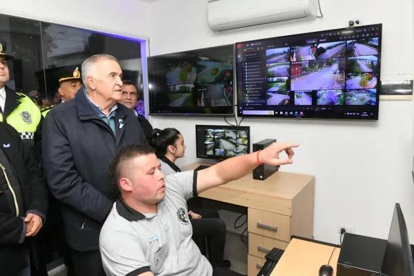 Jaldo inauguró un centro de monitoreo, obras en San Pablo y entregó motos a comunas