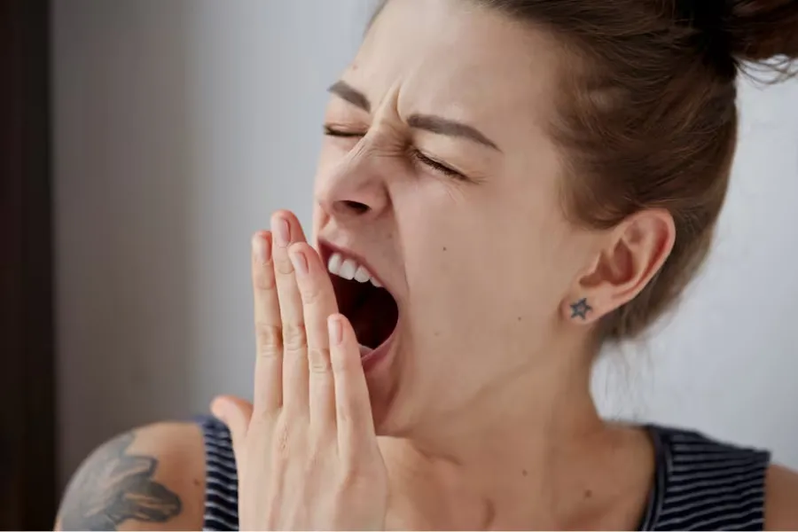 ¿Por qué el bostezo es contagioso?: las cuatro teorías de la ciencia que explican este fenómeno