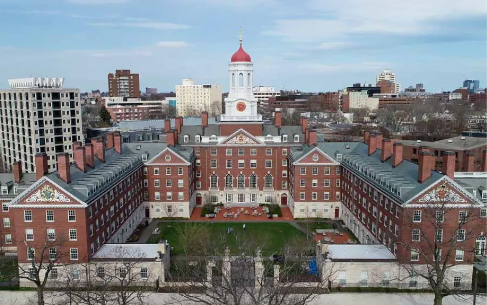 EN LA CIMA. Harvard encabeza nuevamente el prestigioso ranking de CWUR. Fue fundada en 1636 y es la institución de enseñanza superior más antigua de los Estados Unidos.