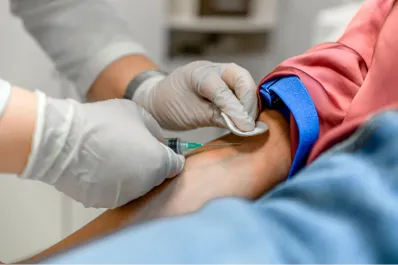 Cinco síntomas poco comunes que son clave para detectar el cáncer