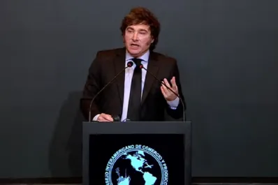 Javier Milei negó que haya atraso cambiario en la Argentina y apuntó contra los economistas: “Son unos chantas”