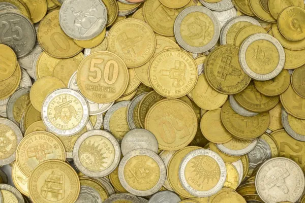 A revisar los cajones: pagan hasta $80.000 por una moneda de 10 centavos