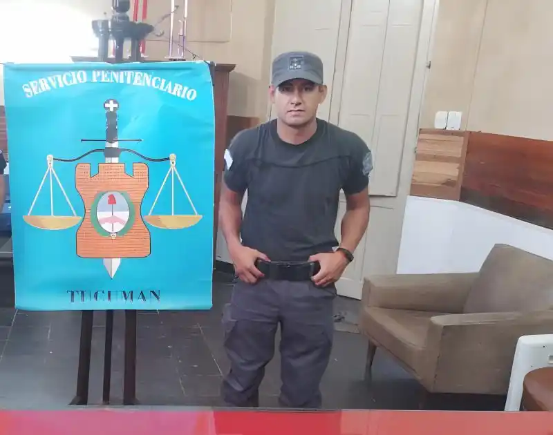 SERVICIO PENITENCIARIO. El arquero asegura que cumplir con los entrenamientos es todo un desafío debido a su trabajo.