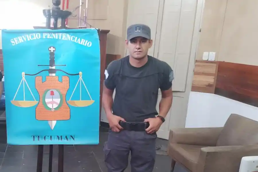 SERVICIO PENITENCIARIO. El arquero asegura que cumplir con los entrenamientos es todo un desafío debido a su trabajo.