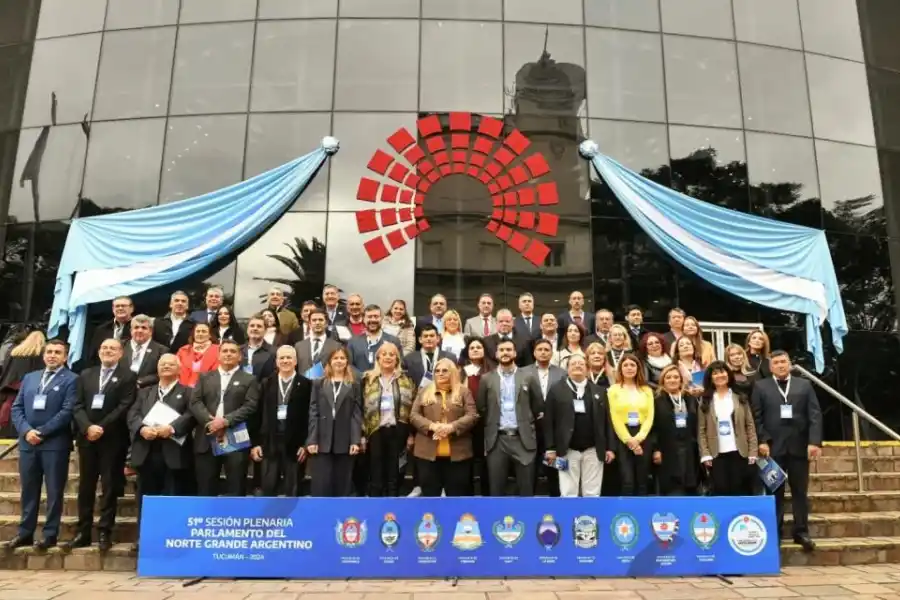 TRABAJO PARLAMENTARIO. Decenas de legisladores de las distintas provincias se reunieron en comisiones para dar dictamen a los proyectos.