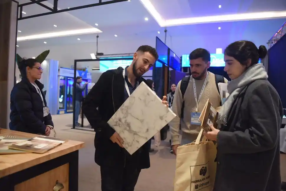 INTERESADOS. Las explicaciones llegaron con adivinanzas y premios.