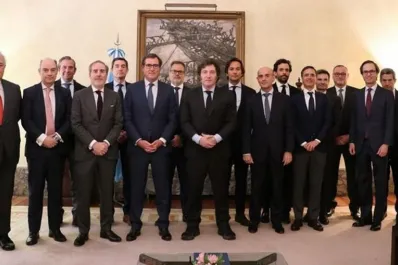 Milei se reunió con empresarios en la embajada argentina en Madrid