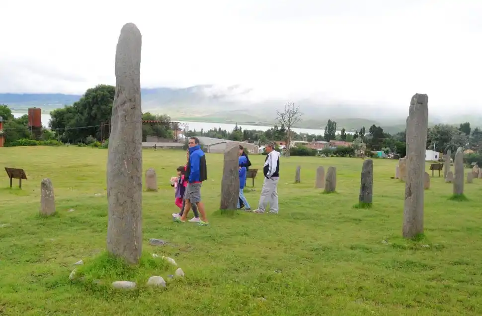LOS MENHIRES. En el museo de El Mollar habrá “Cuentos en Kamishibai”.