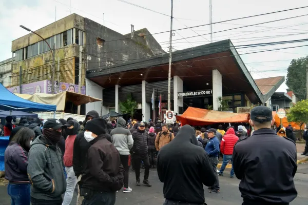 Tercer día de protesta policial en Misiones: el acampe continúa en medio de la negociación