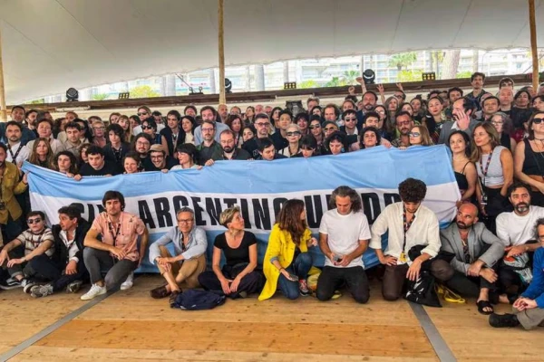 Recortes en cultura: repudio de cineastas argentinos a Milei en Cannes