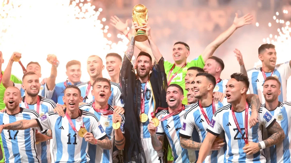 NO SE REPITE. Pese a que Scaloni podrá citar nuevamente a 26 futbolistas, esta vez cuatro campeones del mundo se quedarán sin Copa América 2024.
