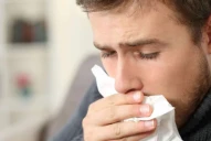 Cómo preparar té de laurel, la infusión más efectiva para aliviar la tos y eliminar las flemas