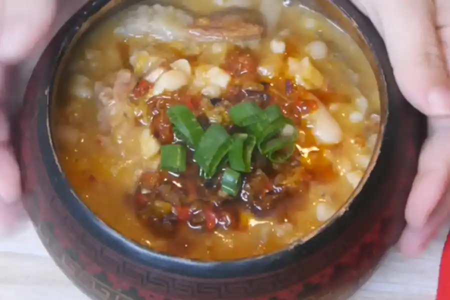 El paso a paso de Paulina Cocina para hacer un locro patrio.