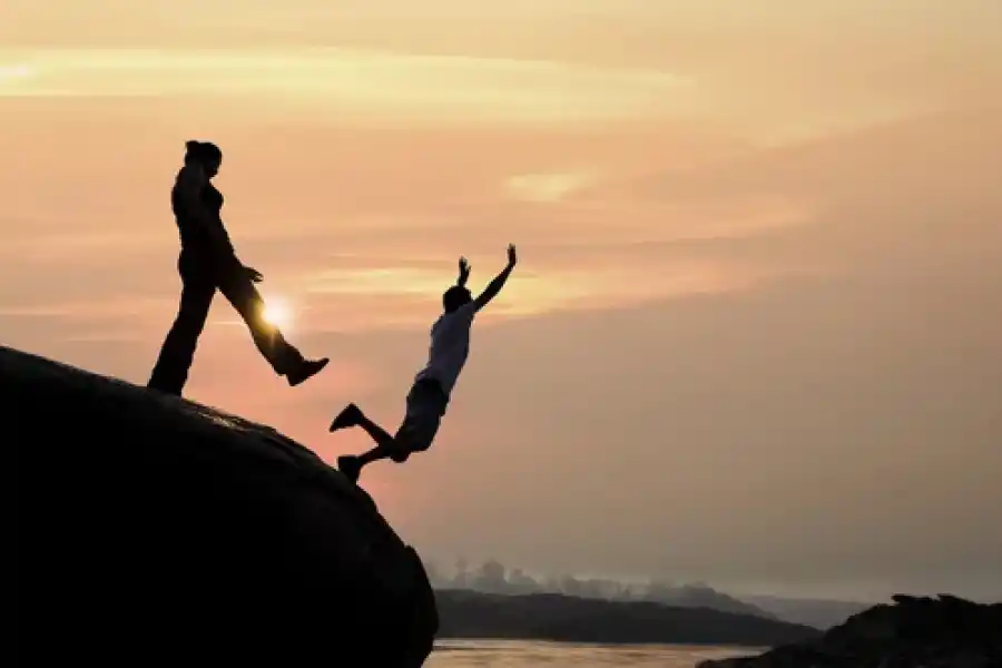 Robo de una persona cercana: nuestra mente augura una traición 