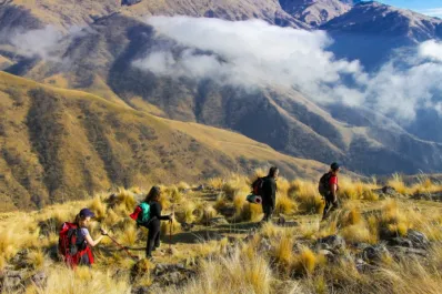 Estudiantes de Turismo se reúnen para hablar de inteligencia artificial, nuevos productos y museos