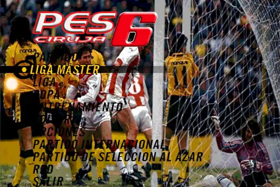 NOVEDOSO MENÚ. En la parte principal del Pro Evolution Soccer, aparece una imagen del partido entre San Martín y Almirante Brown.