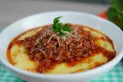 La mejor receta de polenta cremosa para pasar los días de frío