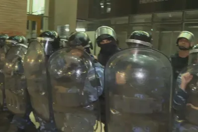 Tensión en Misiones: docentes intentaron entrar a la Legislatura y se enfrentaron a la Policía