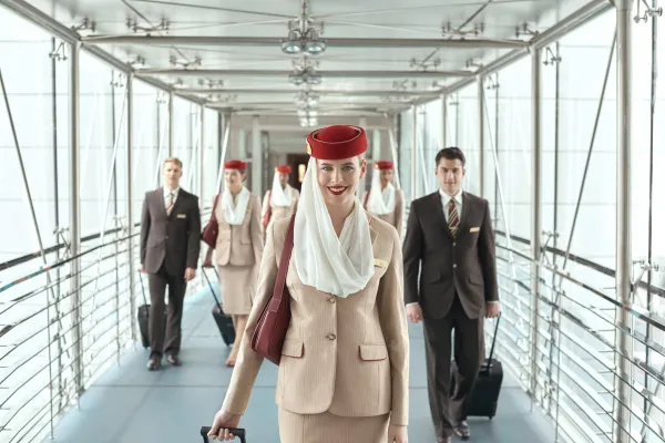 Una famosa aerolínea está buscando trabajadores argentinos y ofrece sueldos de más de 2000 dólares